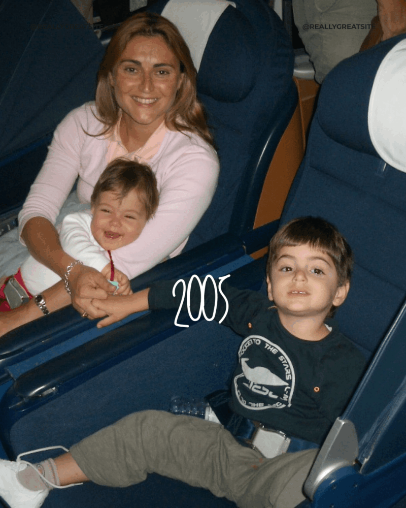 travel_styletips_styleculture_styling_22 a woman in sitting in business class with her two children